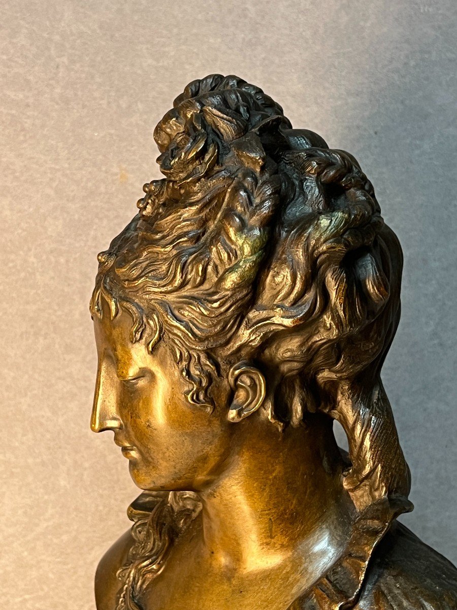 Bronze Sculpture Represents A Bust Of An Elegant Woman, Signed By The Artist Eugène Rousseau-photo-4
