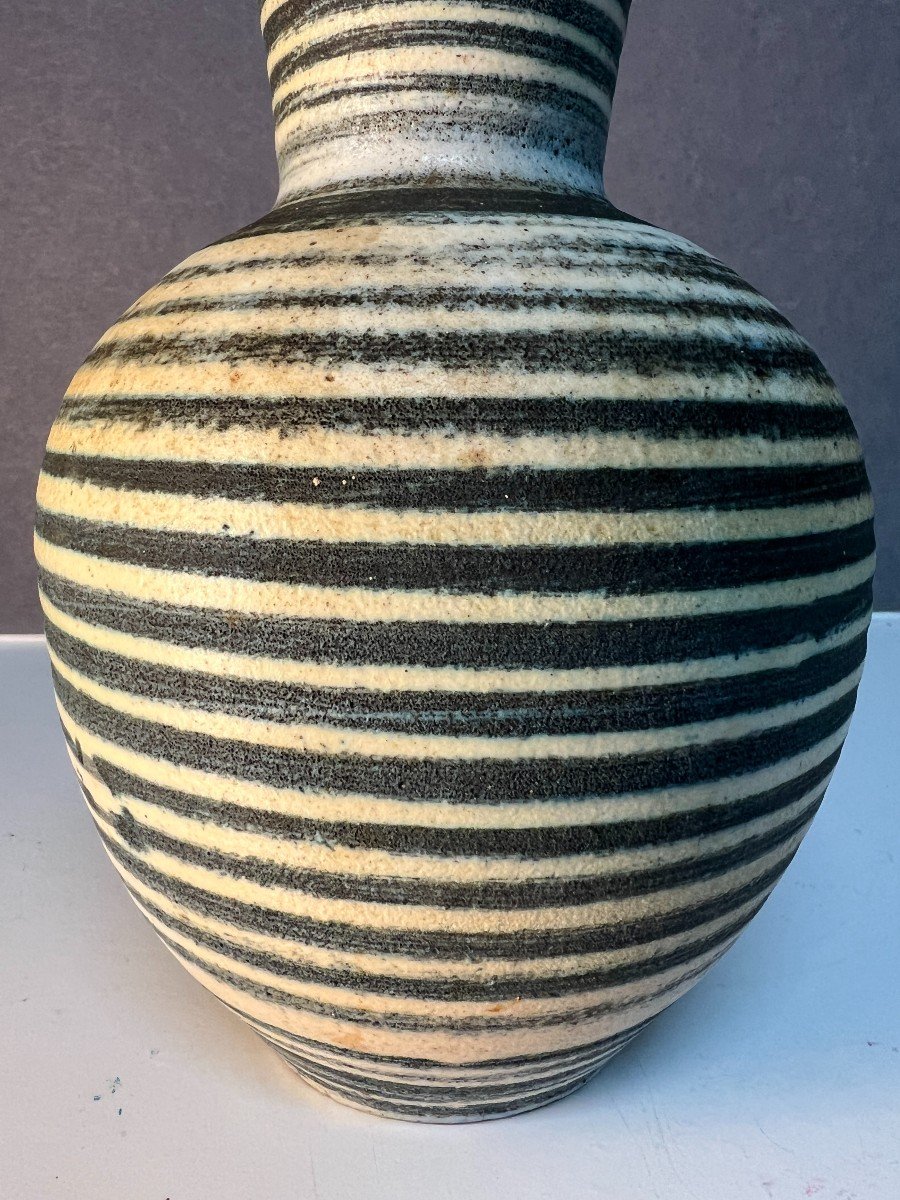 Vase Forme Simple Et élégante, Avec Un Col étroit Et Un Corps Arrondie En Céramique De Accolay-photo-6