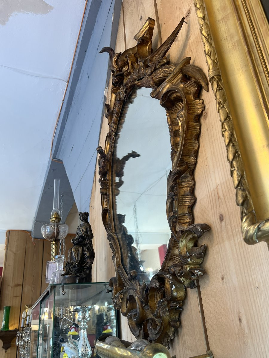Grand miroir en bois doré, richement sculpté de dragon ailés, époque XIXe siècle-photo-7