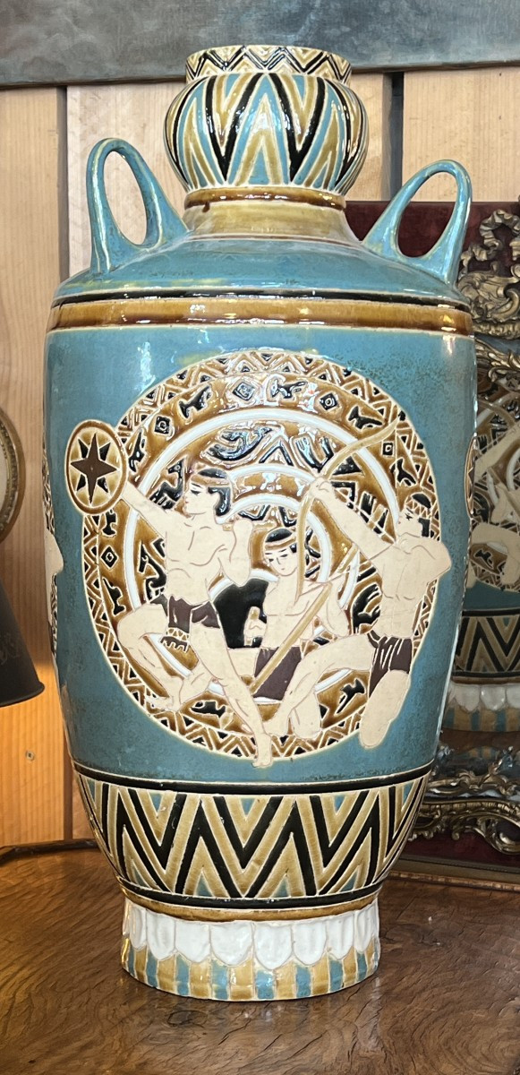 Vase de sol  à 3 anses supérieur en céramique des années 1970, décor vintage, H 56 cm