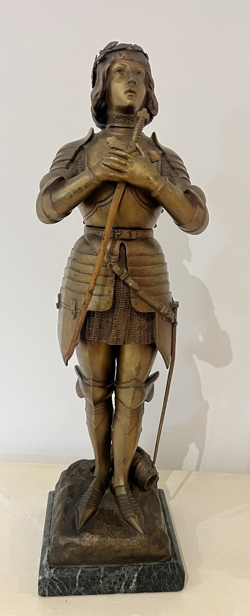 O. Ruffony, sculpture en bronze Jeanne d’arc en armure sur socle en marbre vert portor, fin XIX