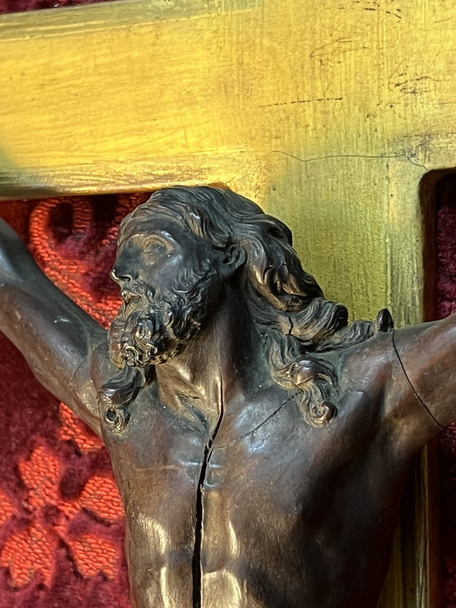 Christ XVIIIe siècle en bois sculpté, probablement en buis, cadre en bois doré-photo-3