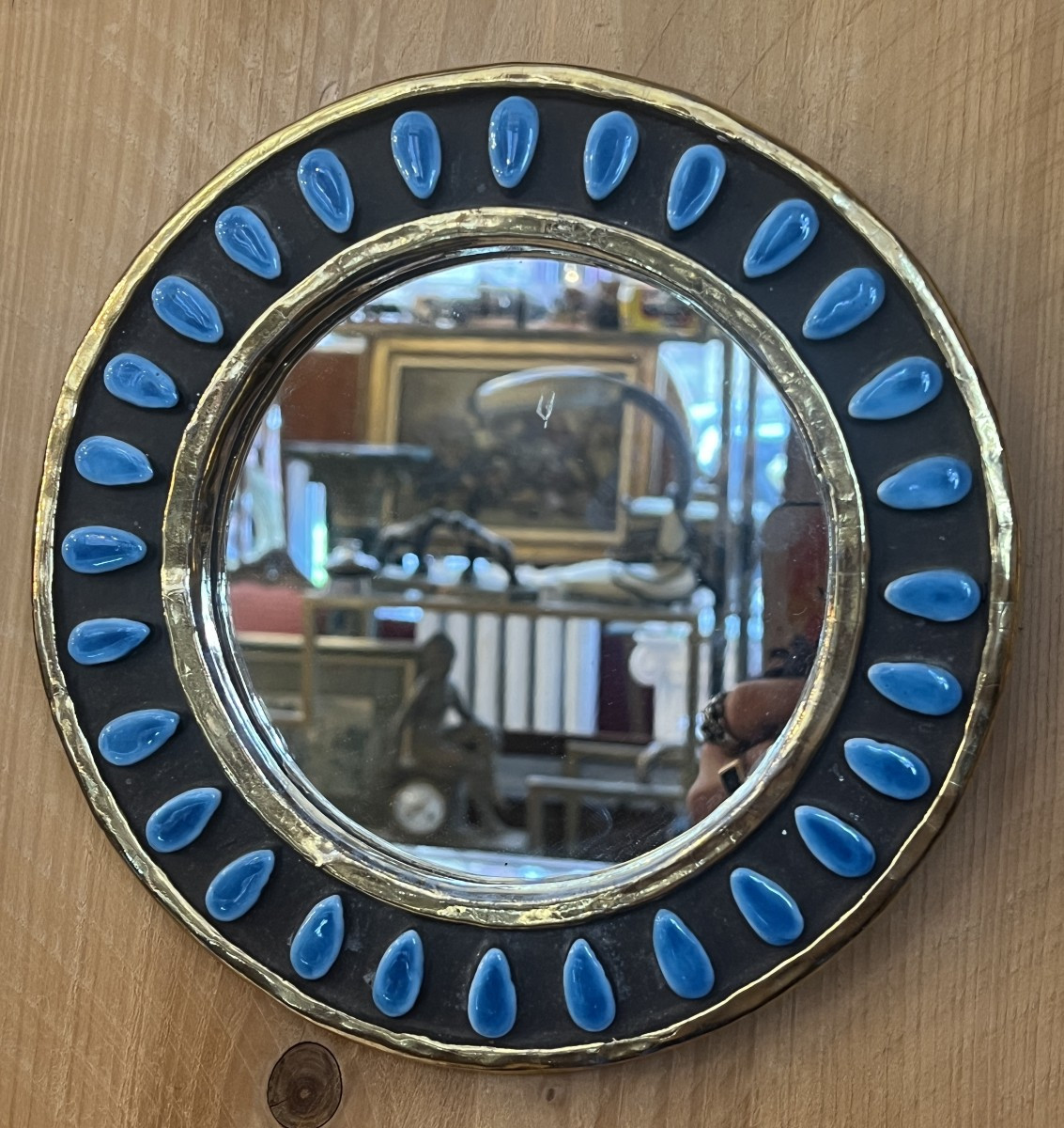 Miroir "Amande" en céramique dorée — Mithé Espelt (22,5 cm)