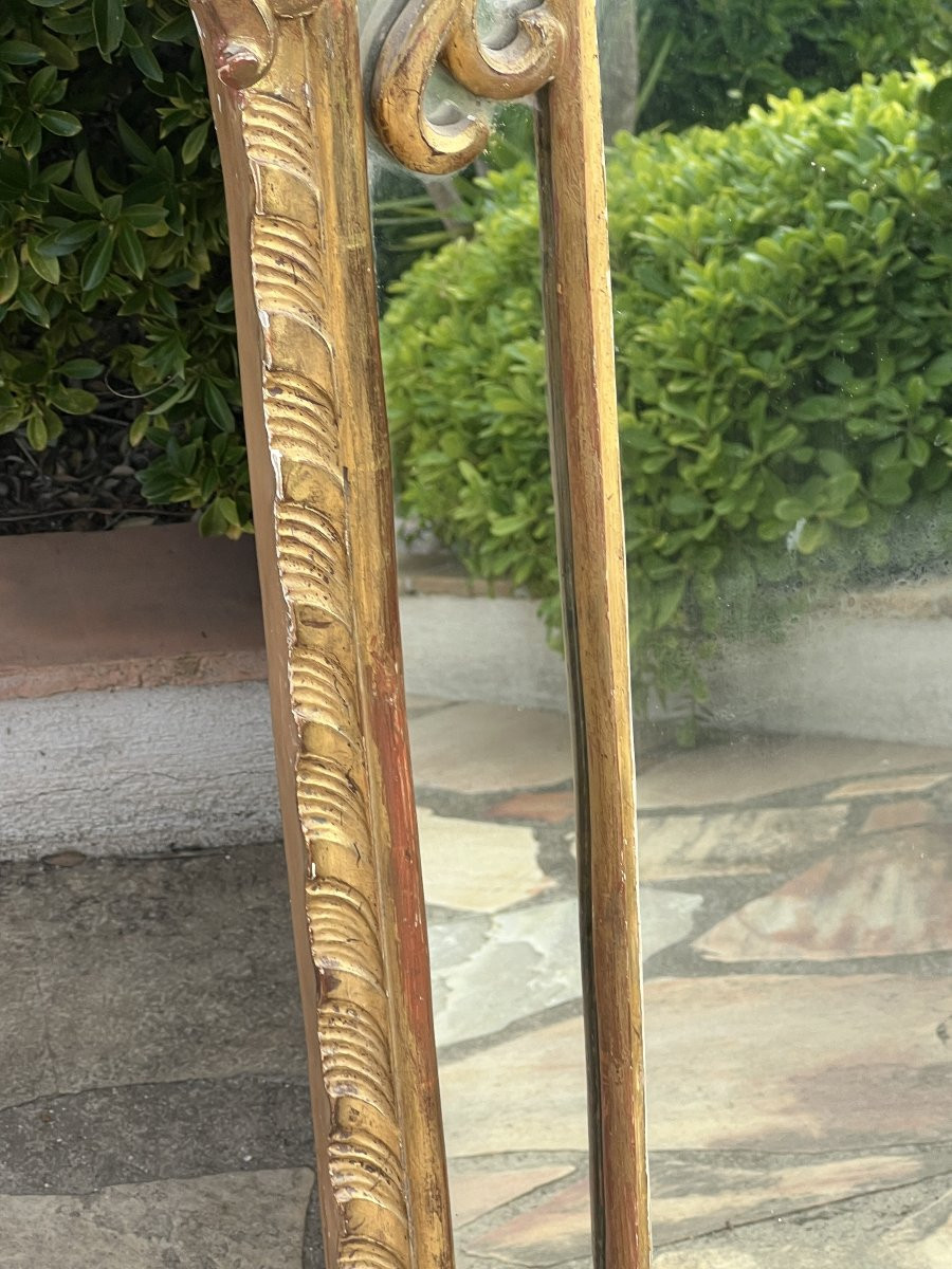 Miroird de style Régence à Parecloses, en bois et stuc doré, fin XIXe Siècle, H 117 x  L 73 cm-photo-5
