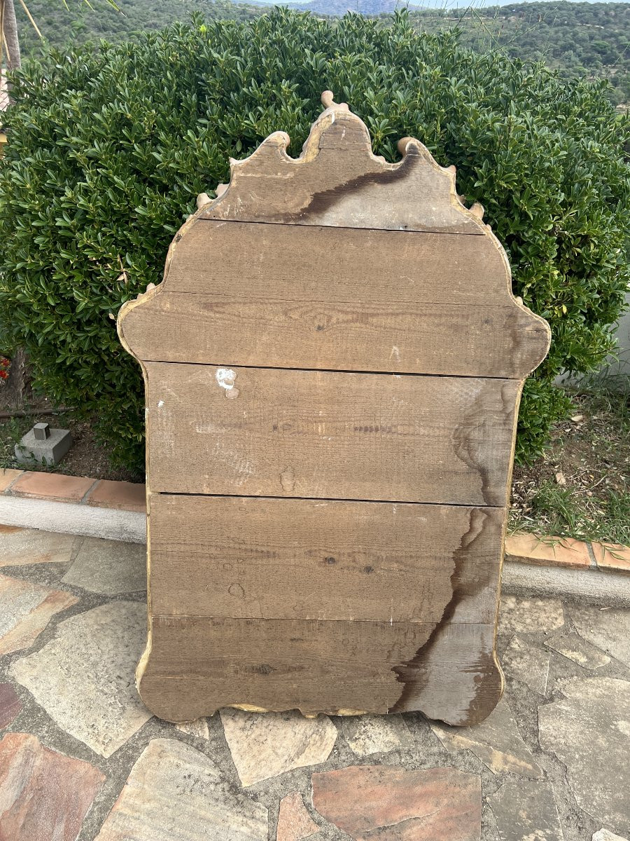 Miroird de style Régence à Parecloses, en bois et stuc doré, fin XIXe Siècle, H 117 x  L 73 cm-photo-8