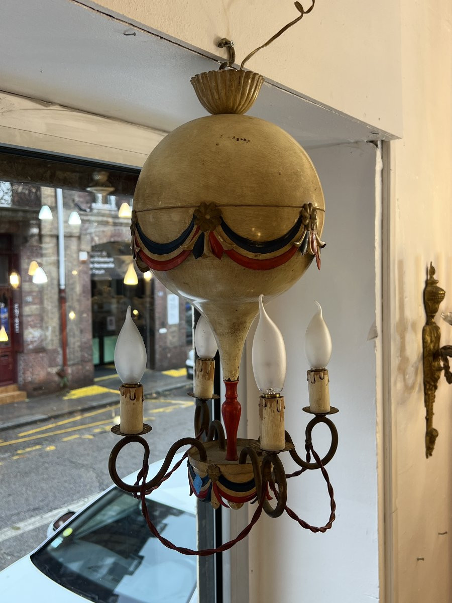 Petite lustre montgolfière en tôle peinte commémorative de la Révolution française années 50-photo-1