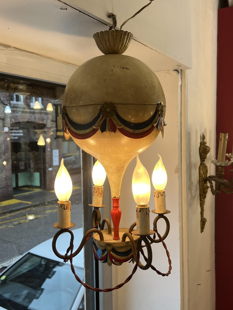 Petite lustre montgolfière en tôle peinte commémorative de la Révolution française années 50