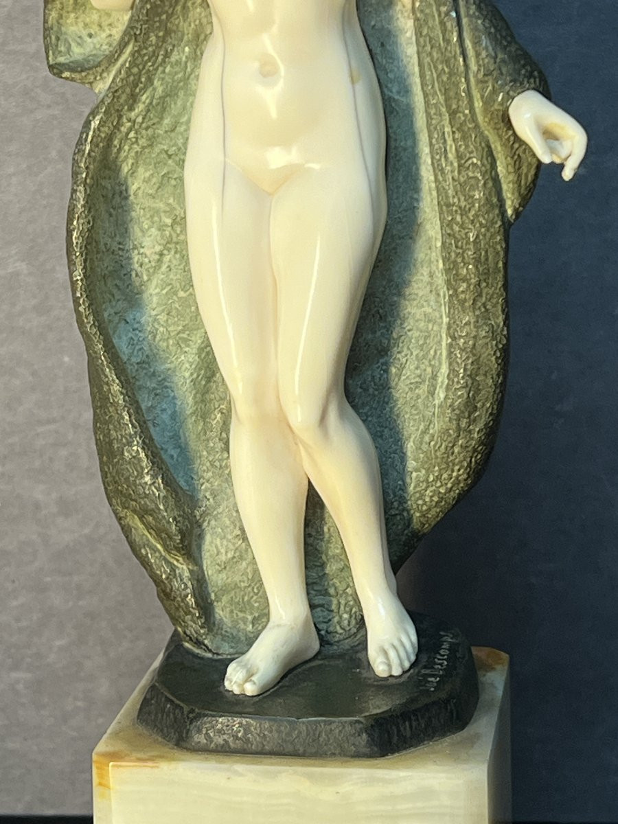 Joé Descomps (1869-1950 ) Sculpture chriséléphantine, jeune femme nue au manteau, 1925 art déco-photo-1