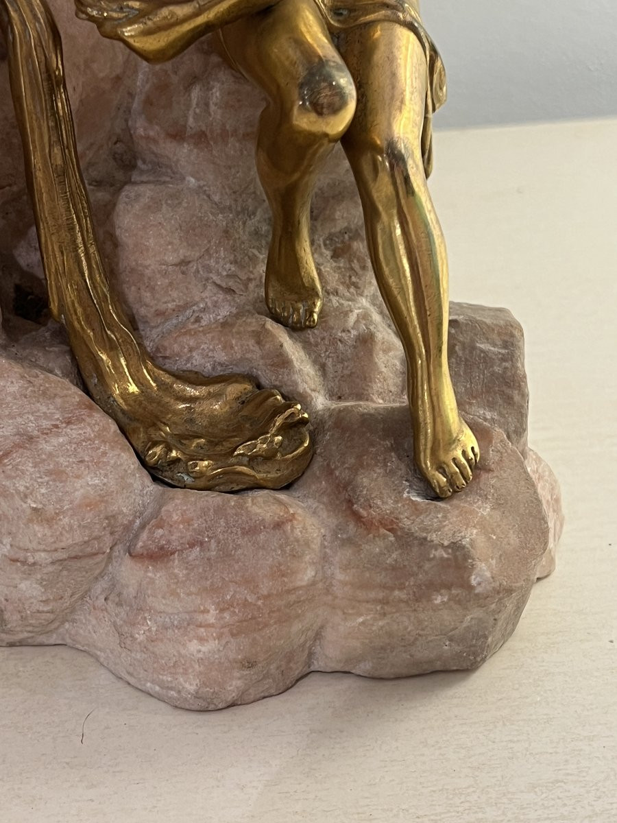 Henri Fugère (1972-1944 ) sculpture en bronze doré sur pierre aragonite, femme à la fontaine-photo-1