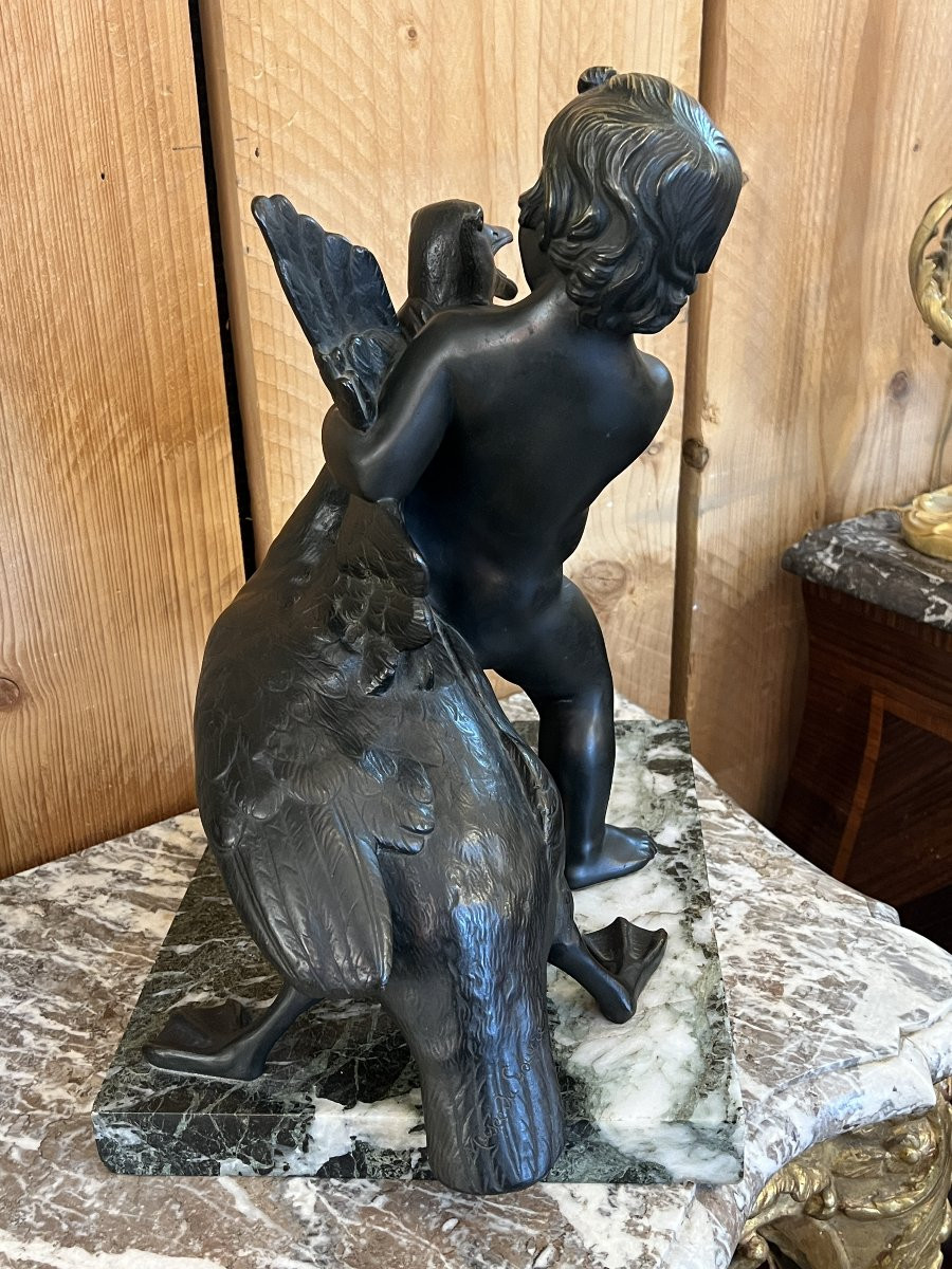 Sculpture en bronze du début du XXe siècle représentant un garçon avec une oie-photo-6