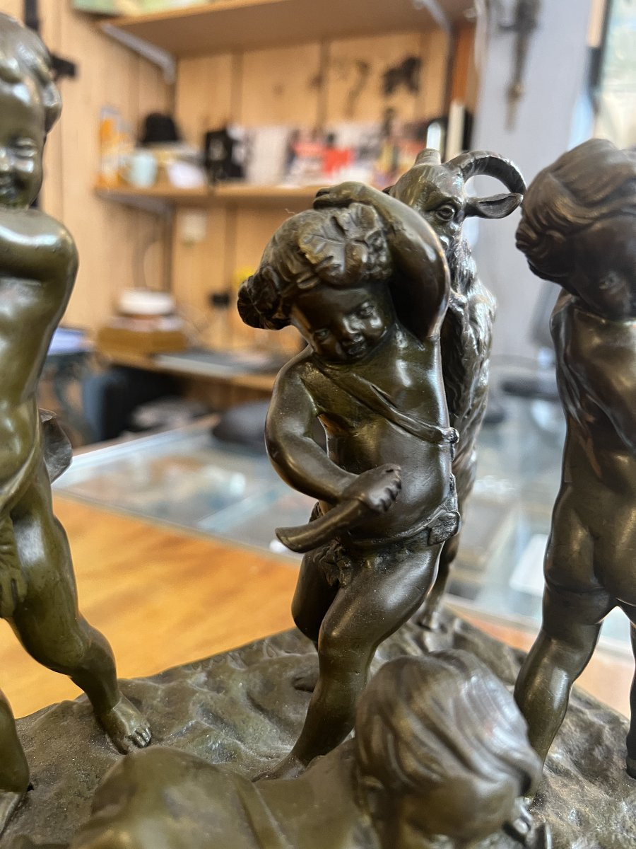 Groupe de putti musiciens en bronze du 19ème siècle sur socle en marbre, signé Claudion-photo-2