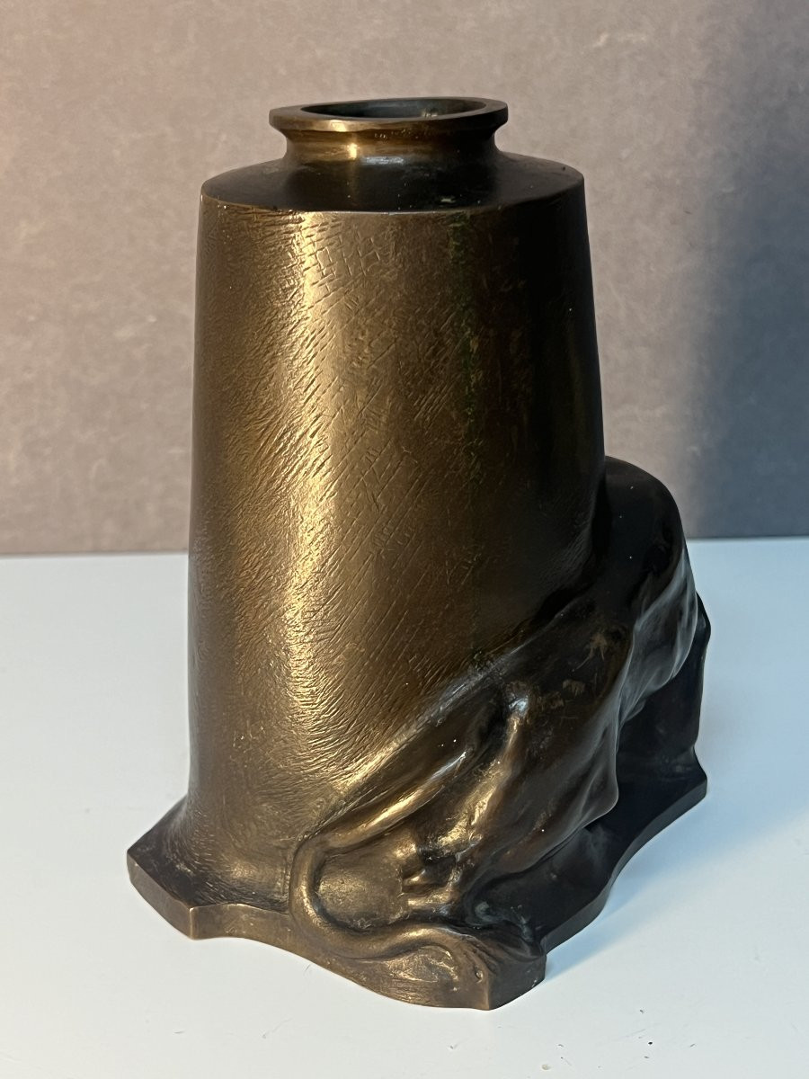 Art Deco Vase In Solid Bronze By Alfredo Biagini (1886-1952), Decorated With Lionesses-photo-1