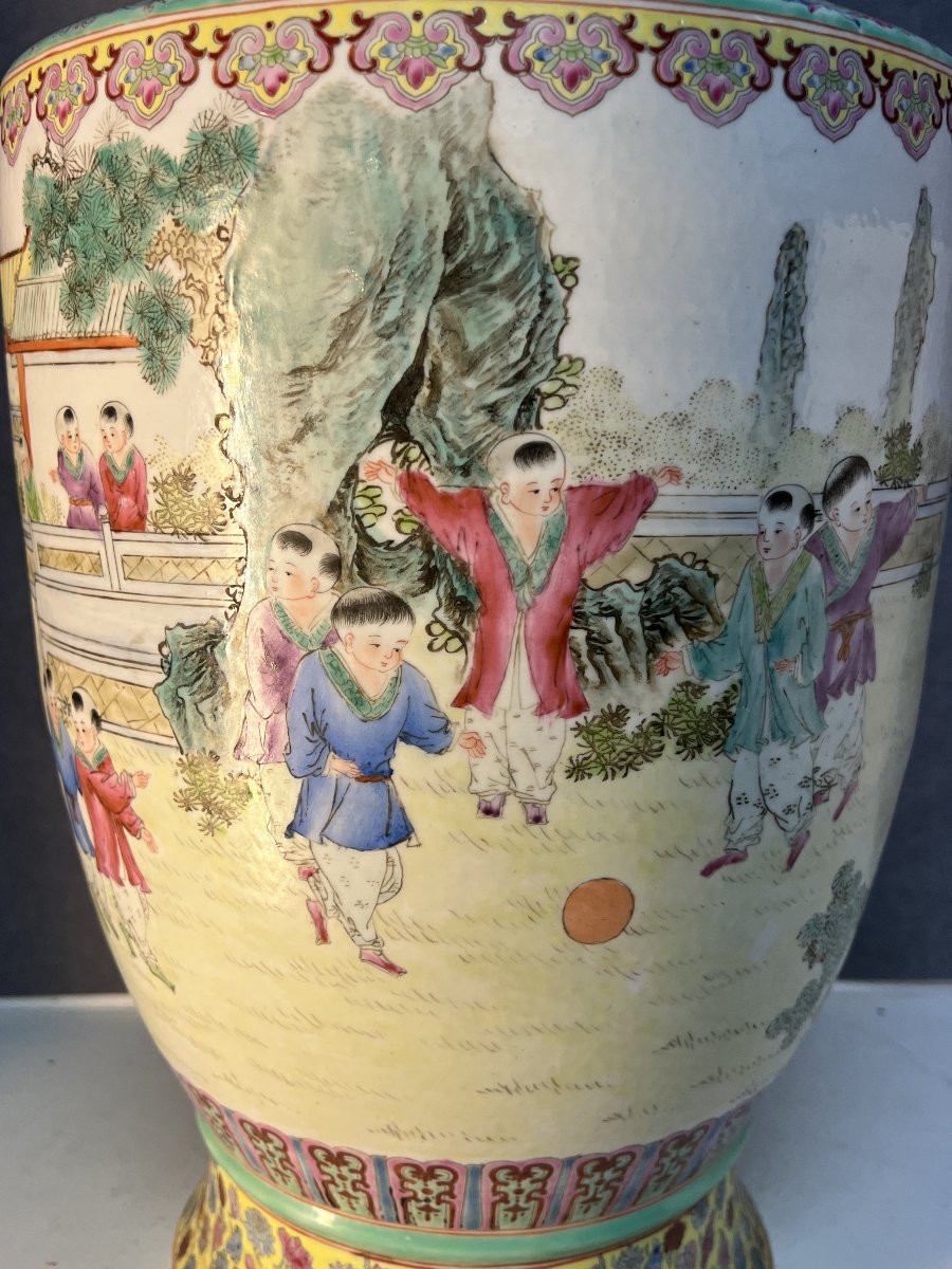 Large Baluster Floor Vase, Famille Rose, Elegance And Tradition Of Asian Art, H 58 Cm-photo-1