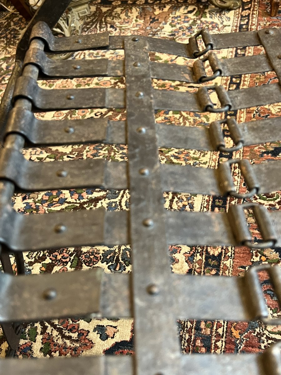 Série de 4 chaises pliantes jardin en fer forgé et riveté, époque XIXe siècle, modèle Napoléon-photo-5