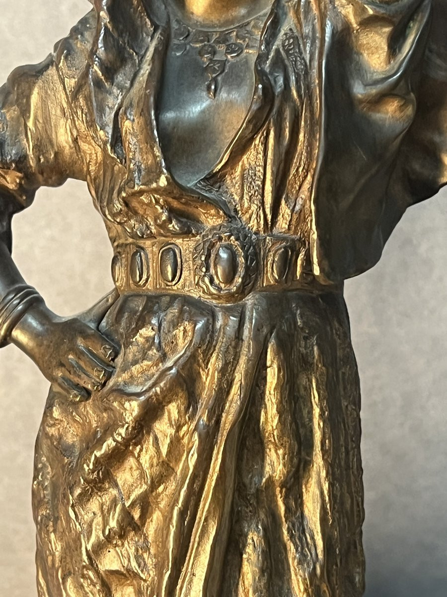 Rebeca, Jeune fille Arabe, sculpture en bronze signé de Gaston Leroux (1854-1942), Hauteur 45cm-photo-1