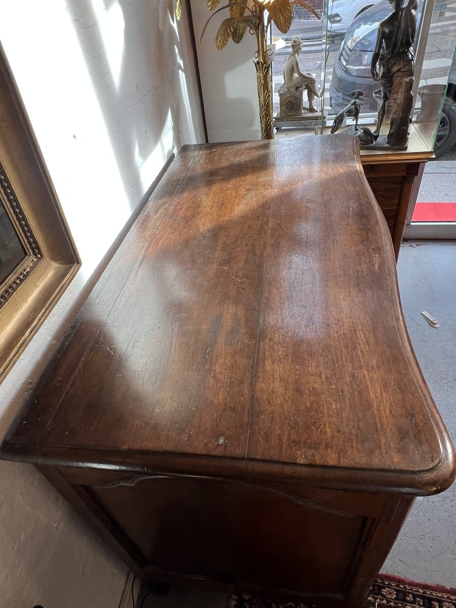 Importante commode Parisienne  en noyer datant du XVIIIe siècle, ouvrant par 5 tiroirs -photo-2