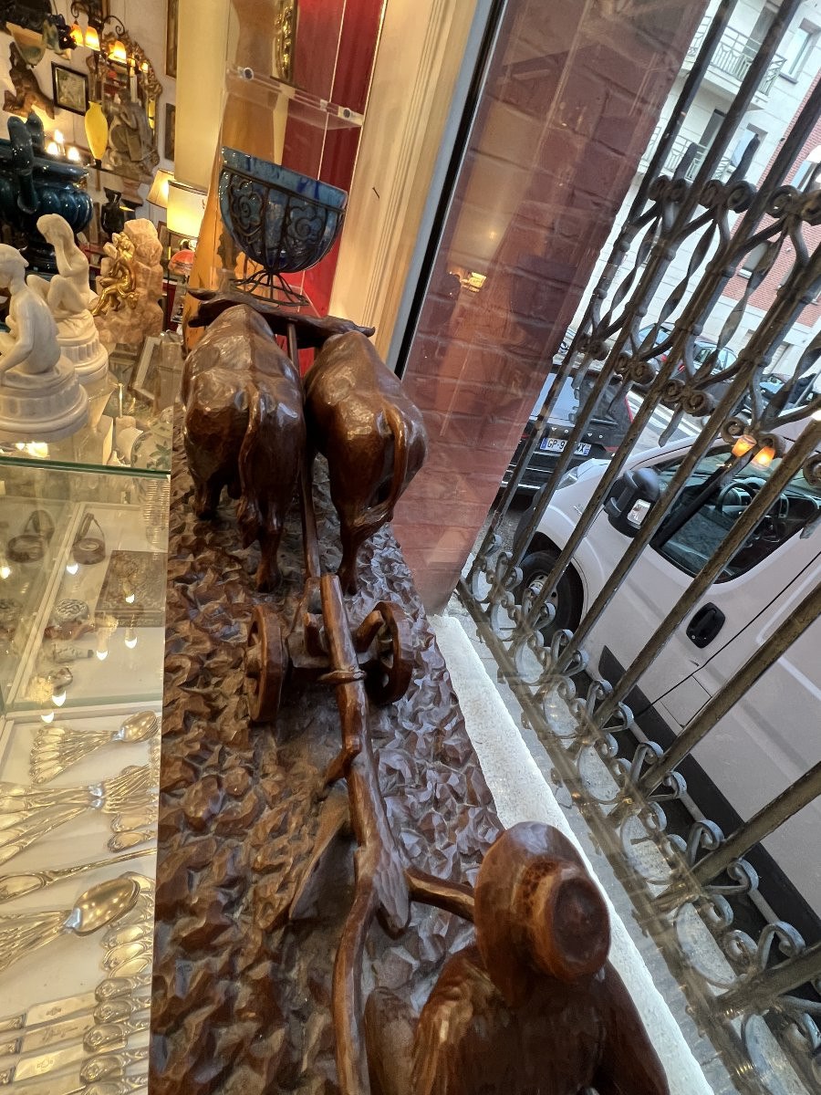 Sculpture en bois sculpté signée R. Géroudet, attelage de bœufs et paysan-photo-4