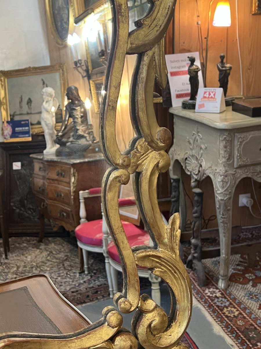 Carved And Gilded Wooden Mirror With Molded Sides, 18th Century, With Scalloped Decoration-photo-4