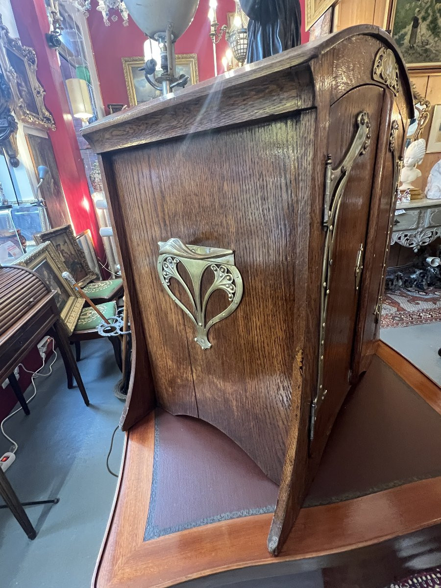 Armoirette, argentier, en chêne et ornements en bronze dorés, époque art nouveau, vers 1900-photo-3