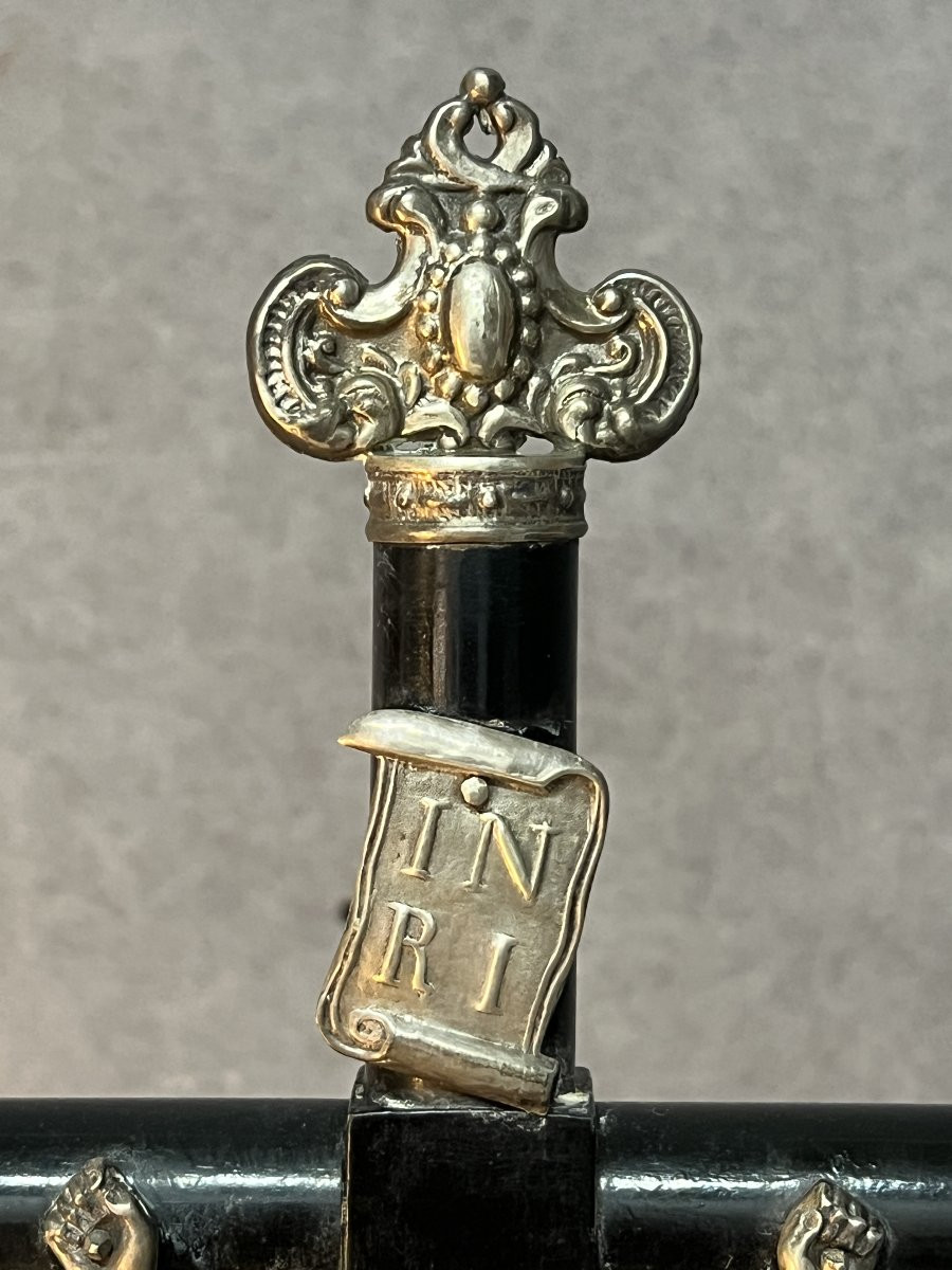 Crucifix In Blackened Wood And Solid Silver Under A Glass Dome, 19th Century, H 63 Cm-photo-4