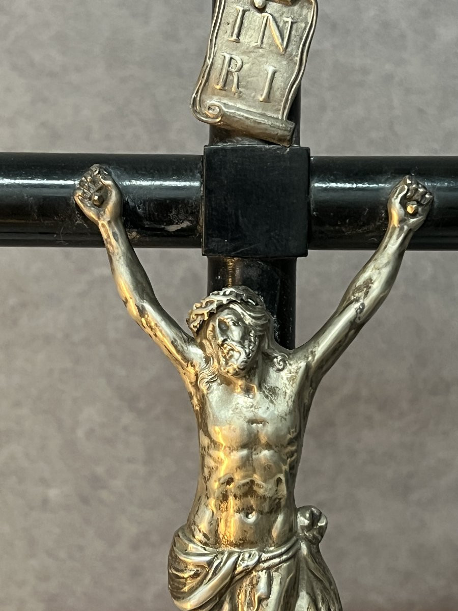 Crucifix In Blackened Wood And Solid Silver Under A Glass Dome, 19th Century, H 63 Cm-photo-1