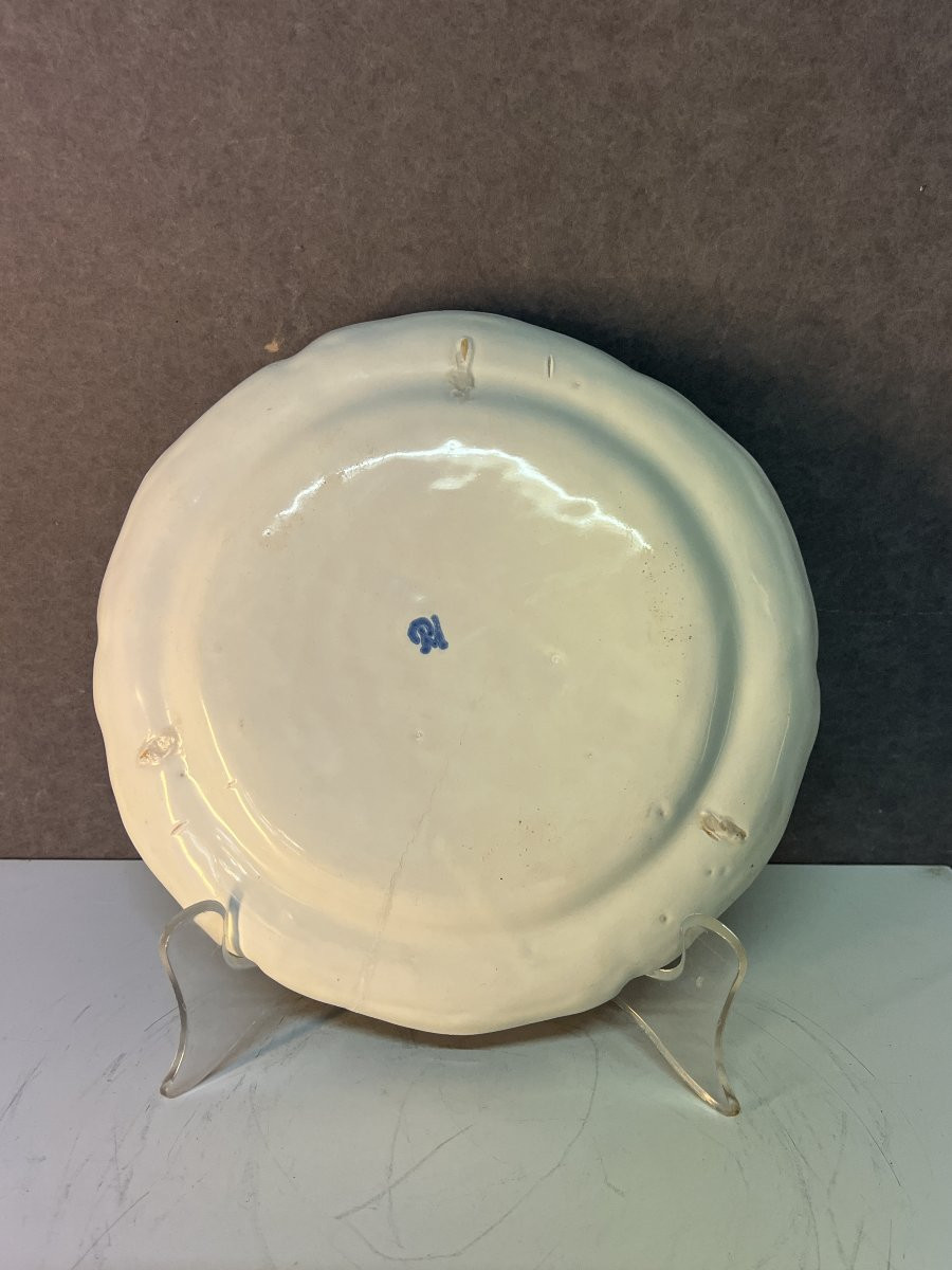 Assiette en faïence de  Strasbourg époque XVIIIe siècle par Paul Hannong , diamètre 25 cm-photo-6