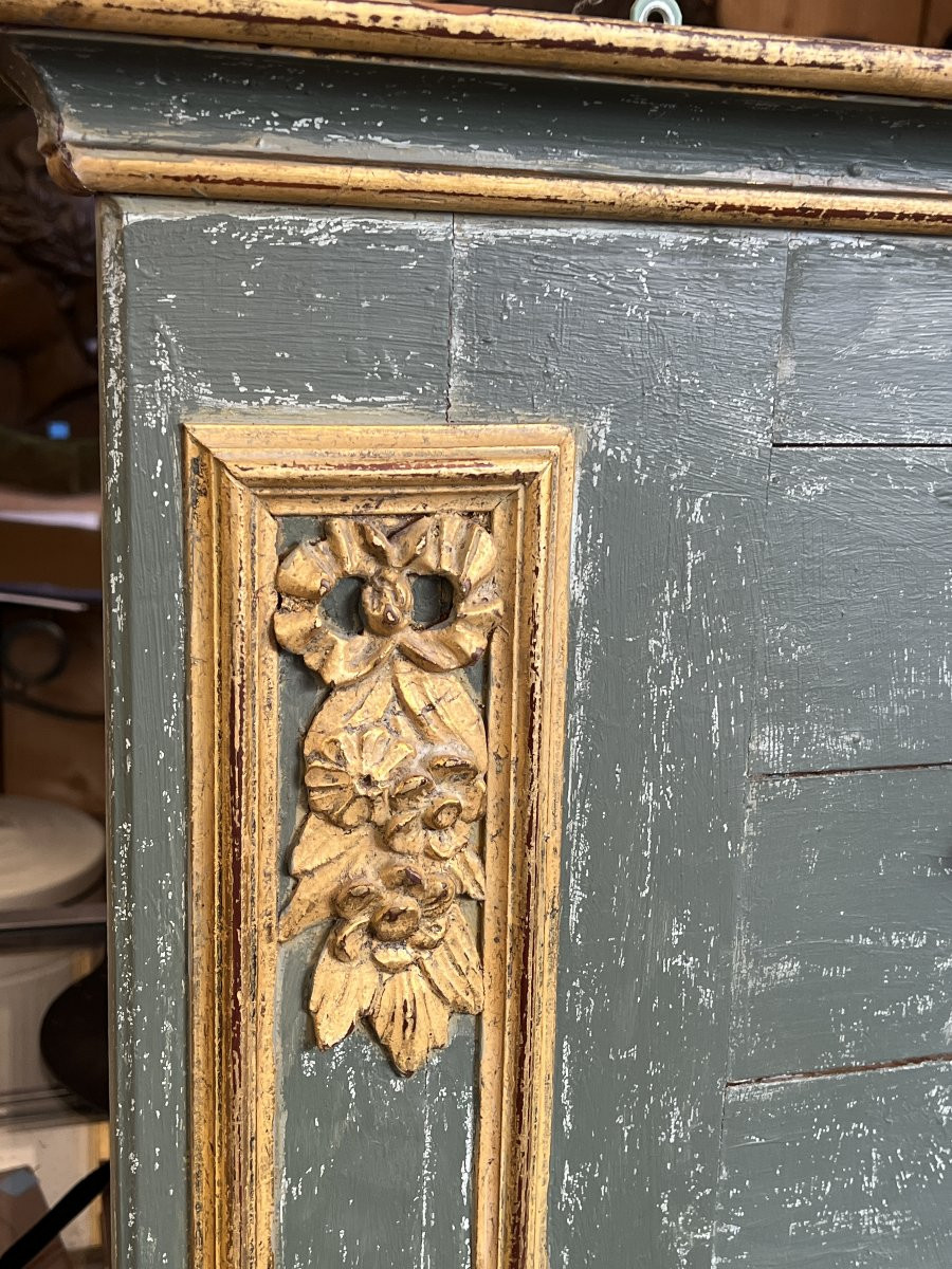 Trumeau en bois peint en vert et dorure, décor d’angelots et nœuds de style Louis XVI, du XXe S-photo-4