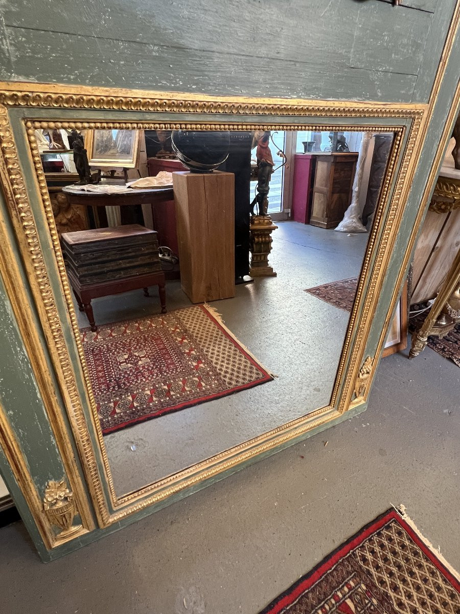 Trumeau en bois peint en vert et dorure, décor d’angelots et nœuds de style Louis XVI, du XXe S-photo-3