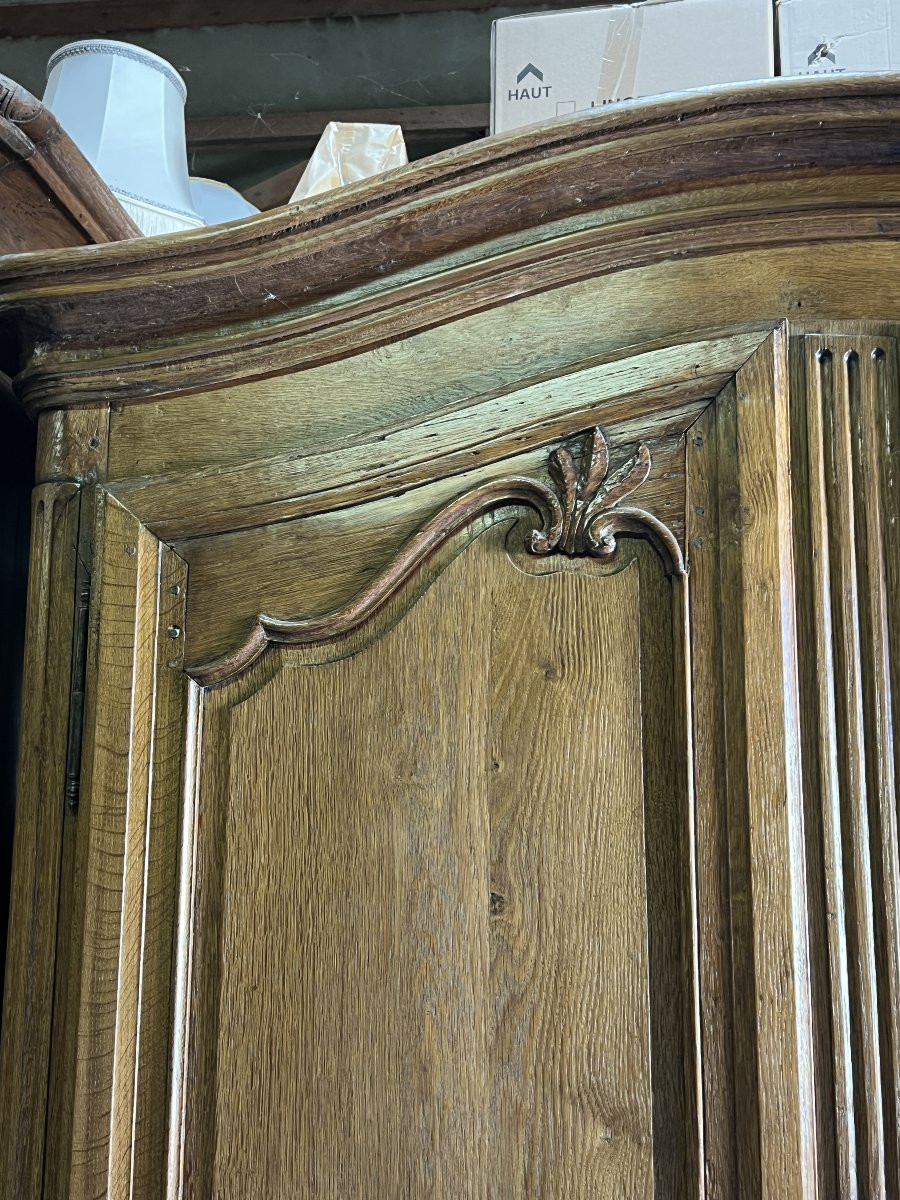 Armoire Normande Cauchoise en chêne moyen sculpté du XIXe siècle à chapeau de Gendarme-photo-2