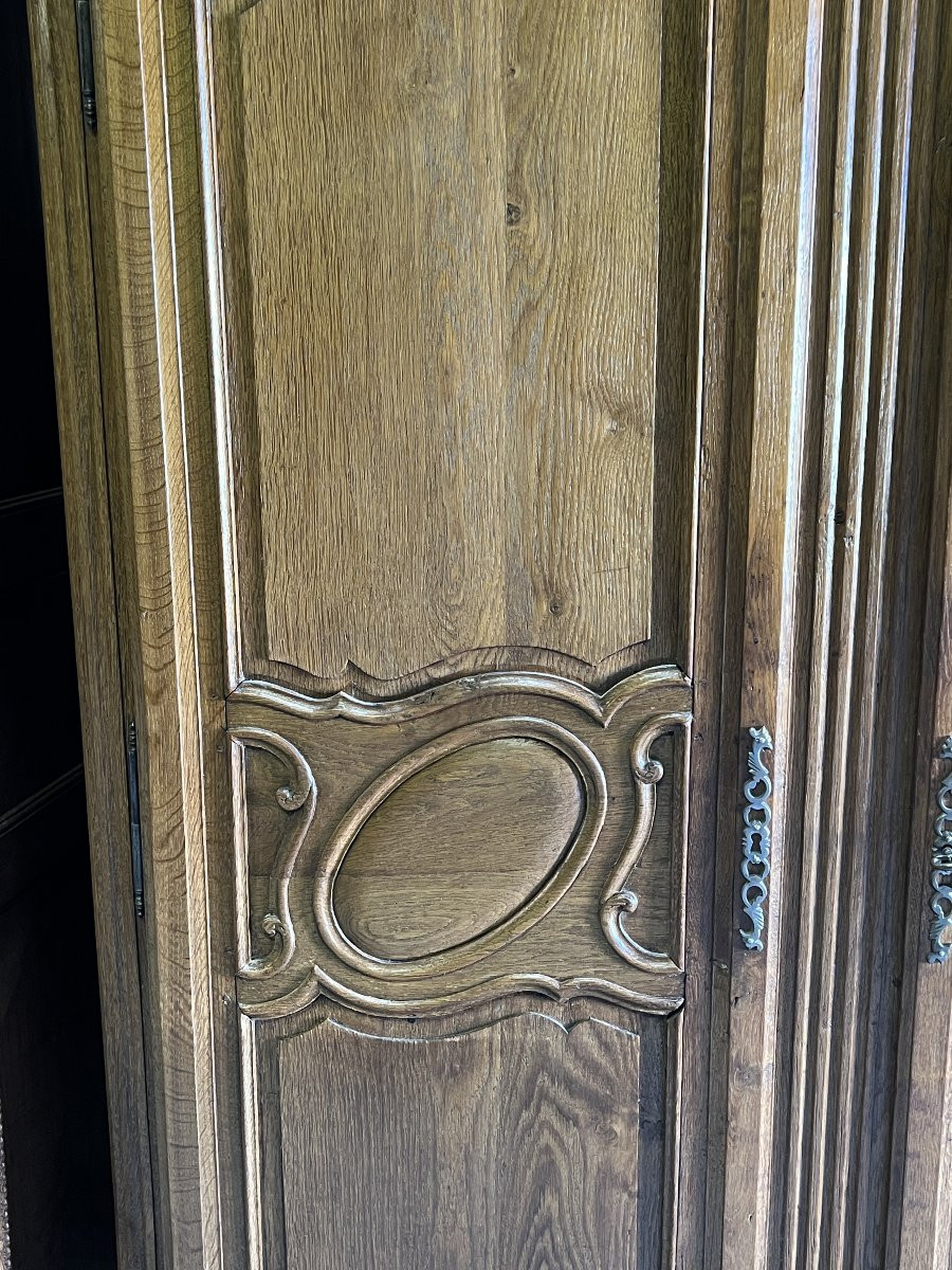 Armoire Normande Cauchoise en chêne moyen sculpté du XIXe siècle à chapeau de Gendarme-photo-3