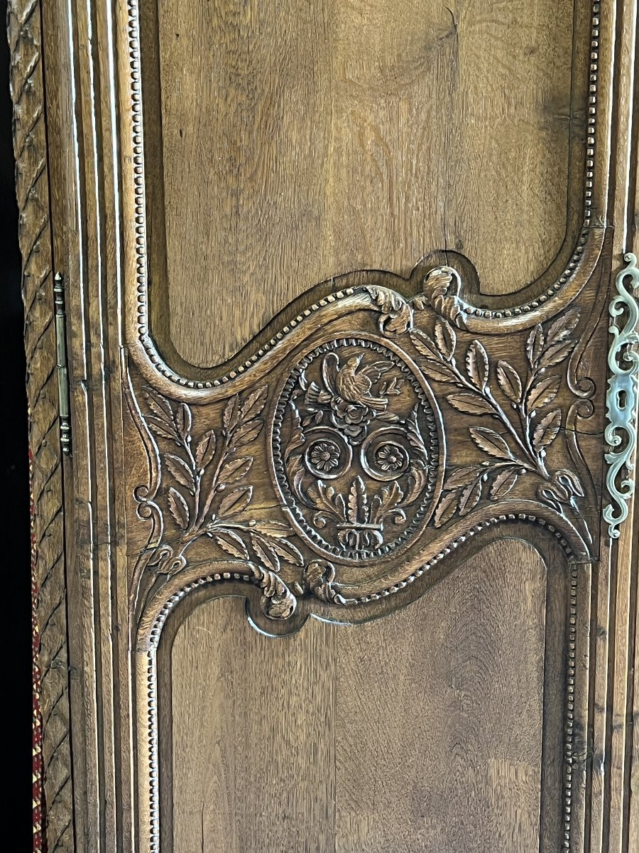 19th Century Solid Oak Normandy Wedding Armoire With Bouquets Of Flowers And Doves-photo-1