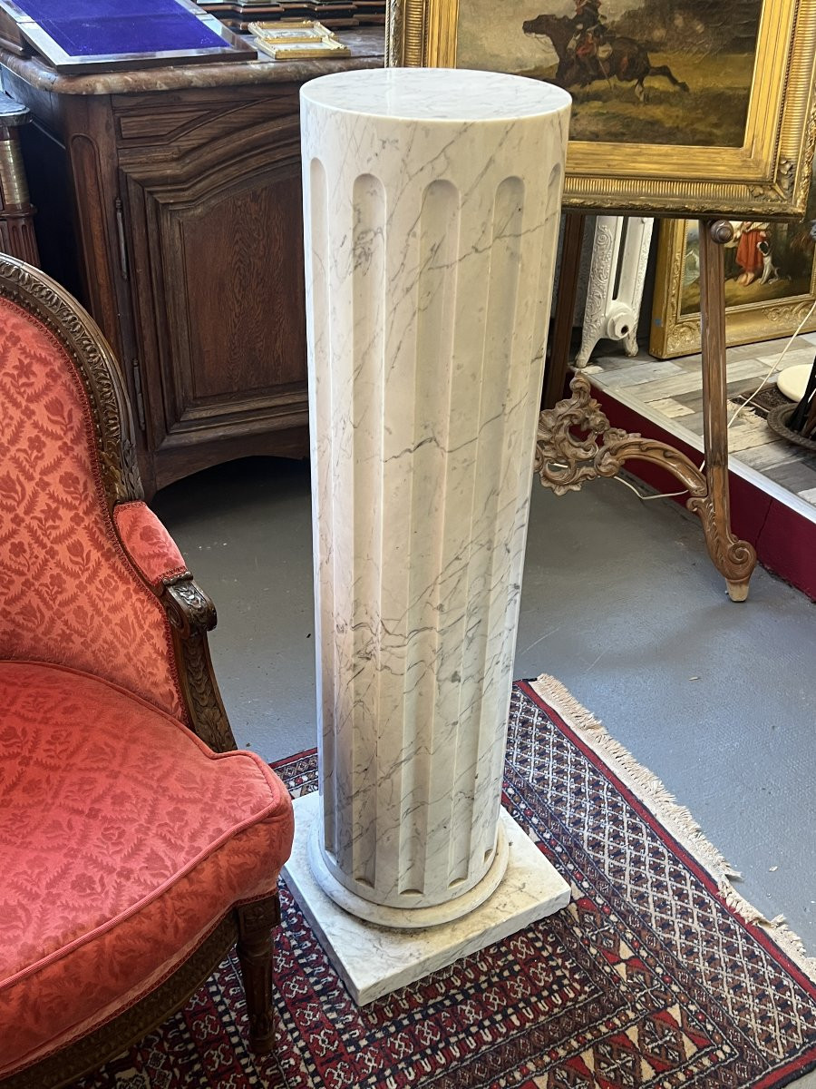 Grey-veined Solid White Marble Column With Vertical Fluting, 110 Cm-photo-3