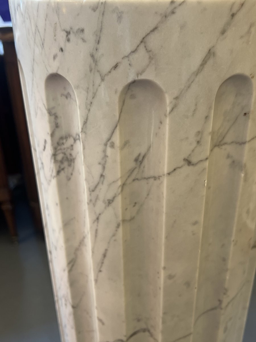 Grey-veined Solid White Marble Column With Vertical Fluting, 110 Cm-photo-1