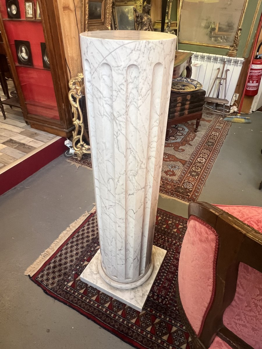 Grey-veined Solid White Marble Column With Vertical Fluting, 110 Cm-photo-5