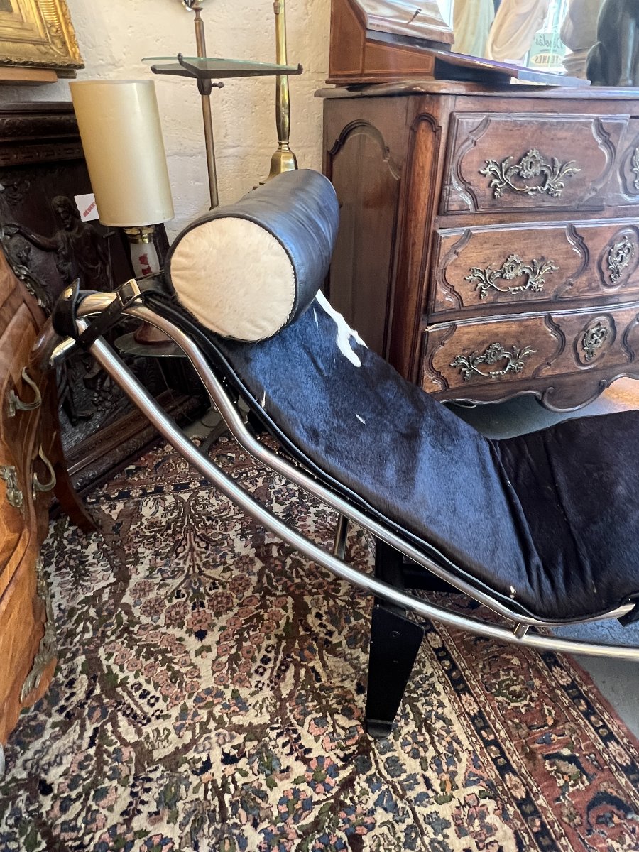 Lc4 Chrome Chaise Longue From The 2000s. Chrome And Cowhide Leather, The Legend!-photo-4