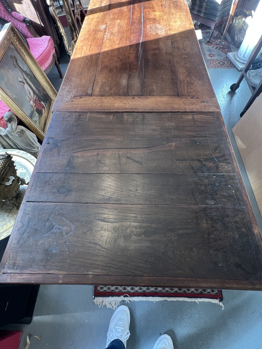Table campagnarde en bois massif : Élégance et fonctionnalité pour vos repas en famille, XIXe -photo-1
