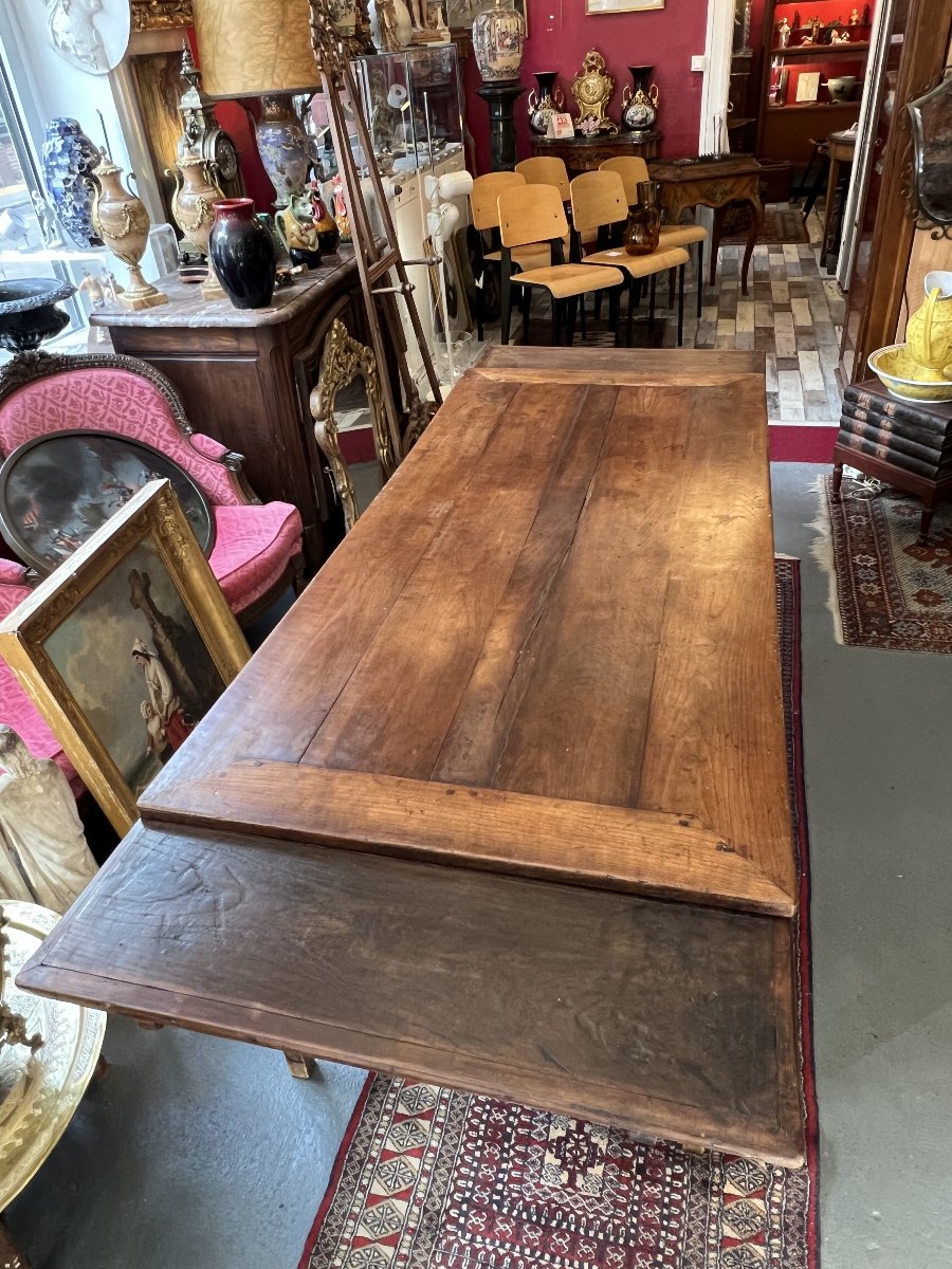 Table campagnarde en bois massif : Élégance et fonctionnalité pour vos repas en famille, XIXe -photo-7