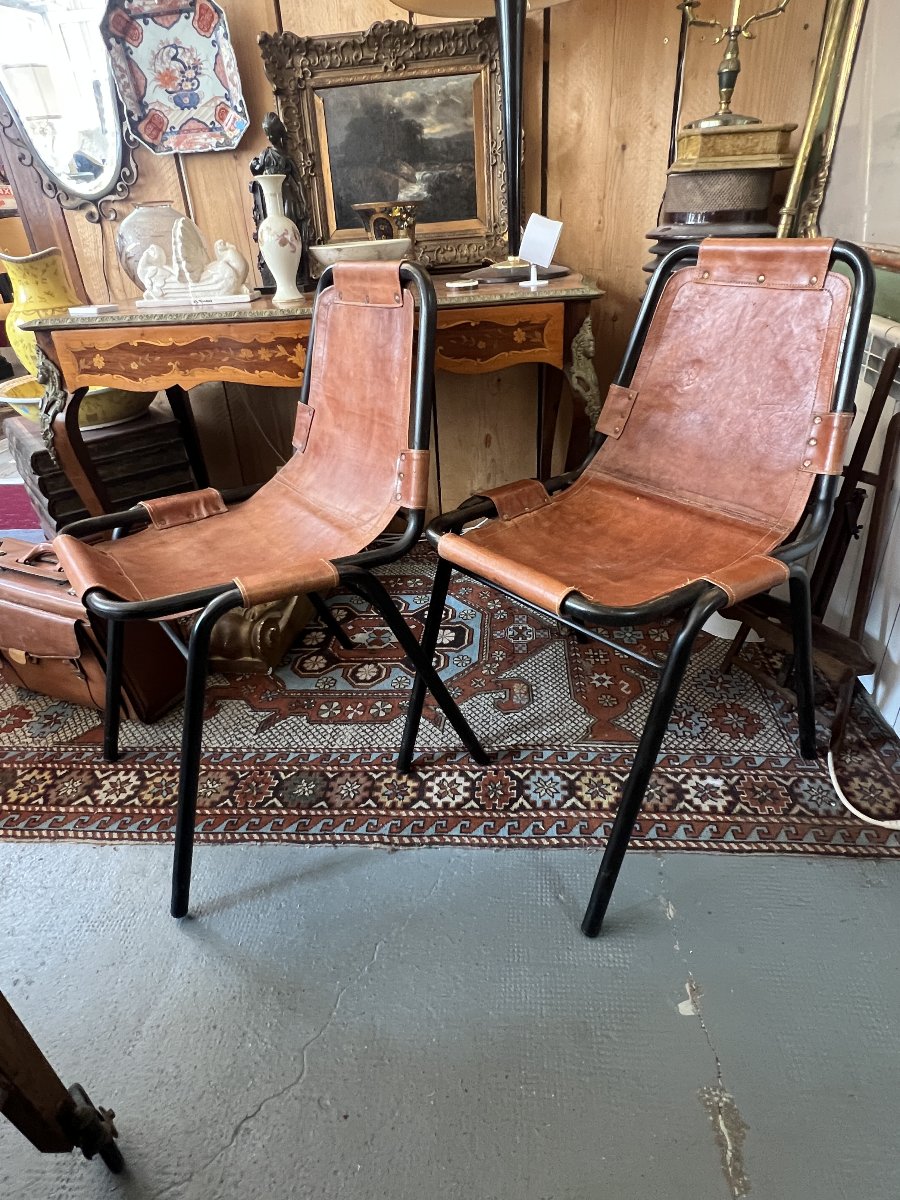 Paire de Chaises en Métal et Cuir, d’après Charlotte Perriand pour les Arcs, époque vers 1960