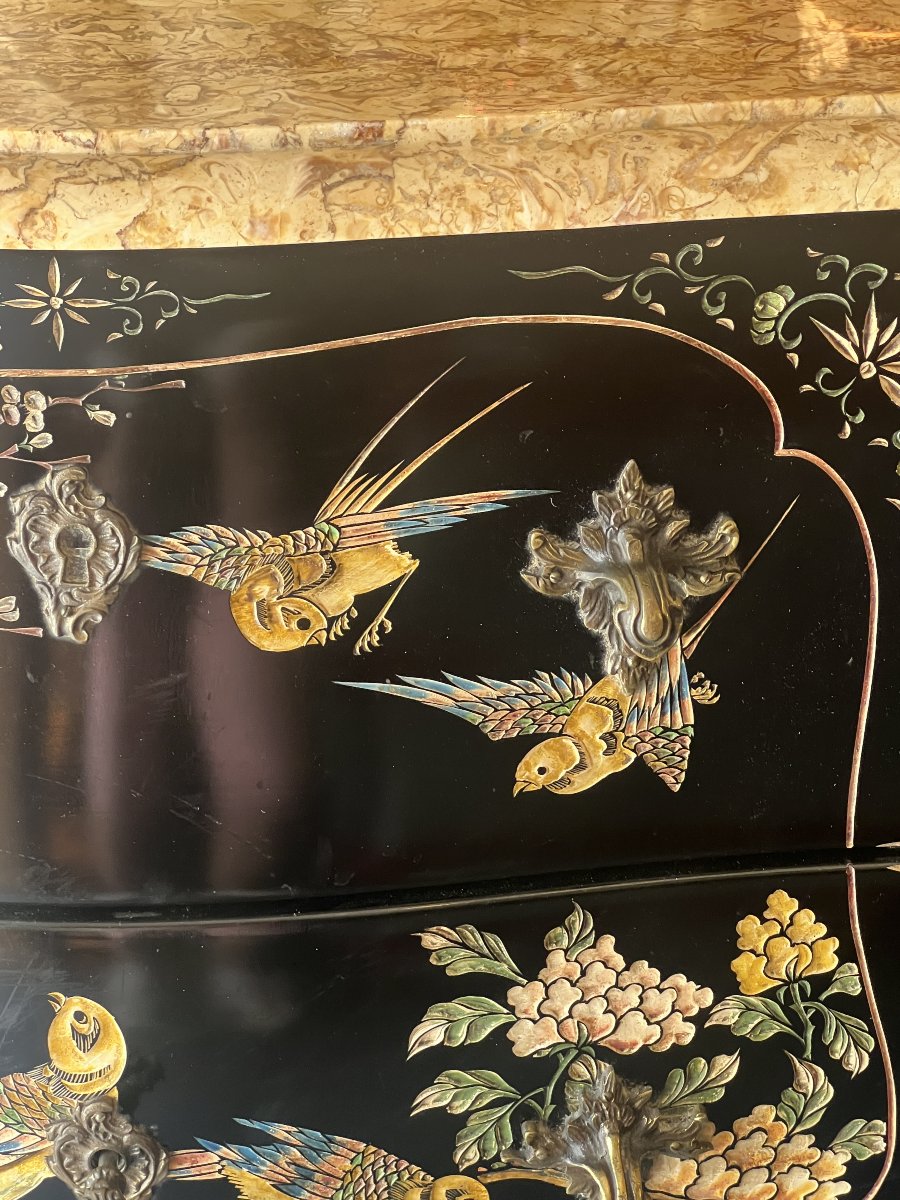 Commode galbée en bois laqué à décor chinois – XXe siècle (vers 1950-1960)-photo-3