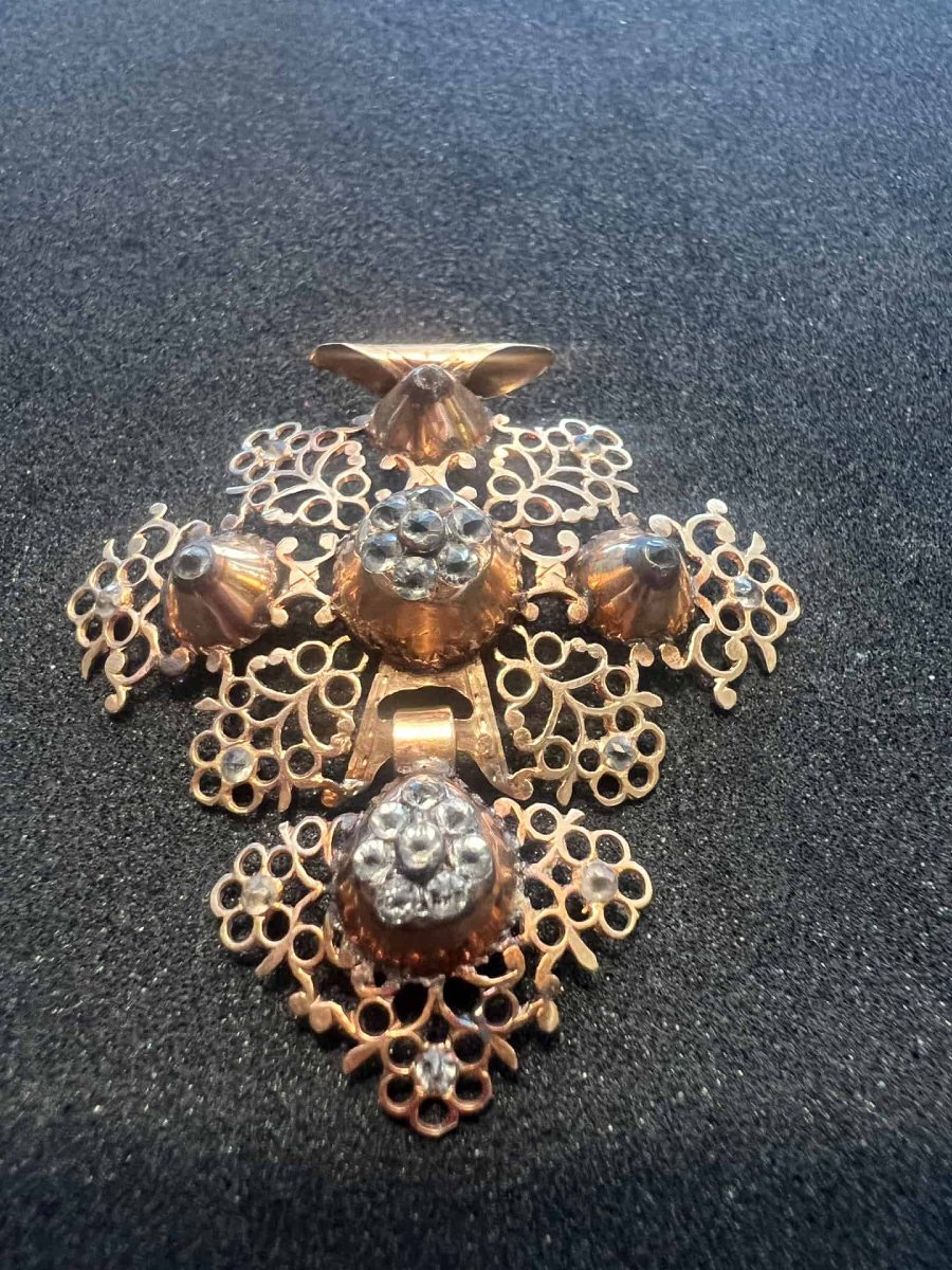 Croix Normande de Rouen en or 18 carats, époque Premier Empire (1809-1819). Poids brut 5 grs