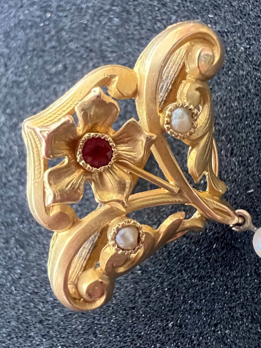 Broche ancienne art nouveau ajourée, en or de 18 carats, rubis et perles de culture-photo-4
