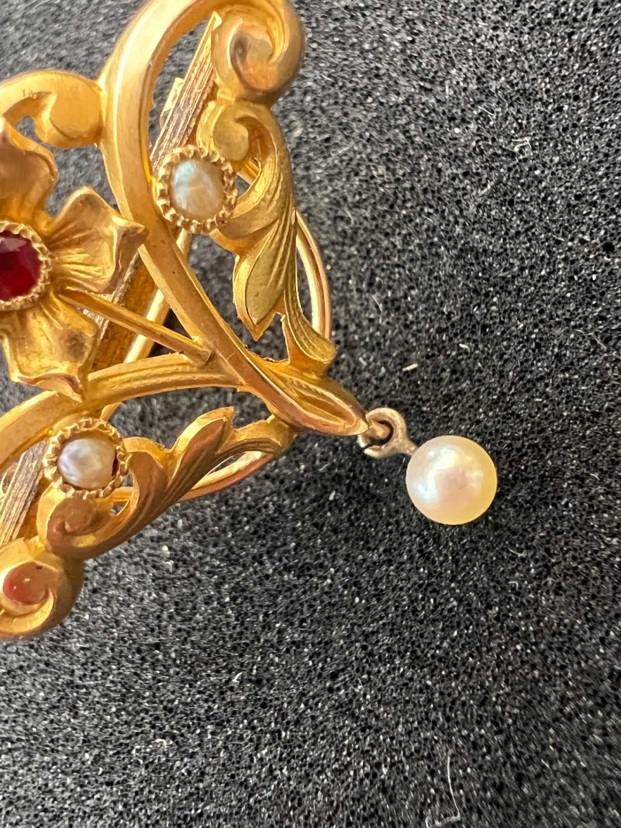 Broche ancienne art nouveau ajourée, en or de 18 carats, rubis et perles de culture-photo-1