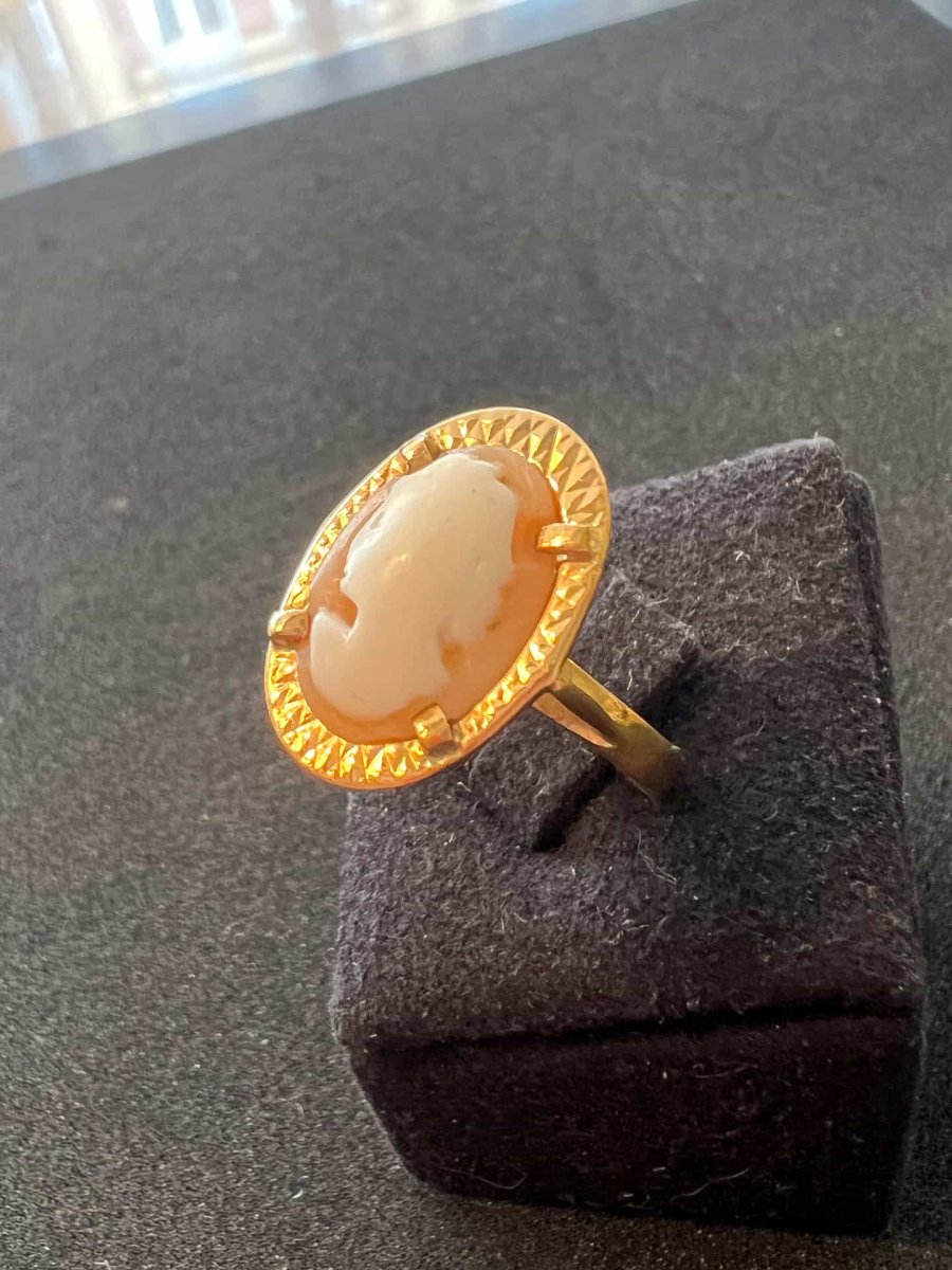 Bague camée en or jaune 18 carats. Élégance et histoire, taille 54, poids brut 3.1 grs-photo-4