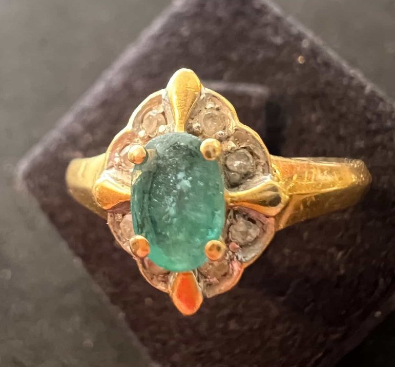 Bague Marguerite en or jaune 18 carats. Émeraude et diamants, taille 54, poids brut 2.6 grs-photo-3