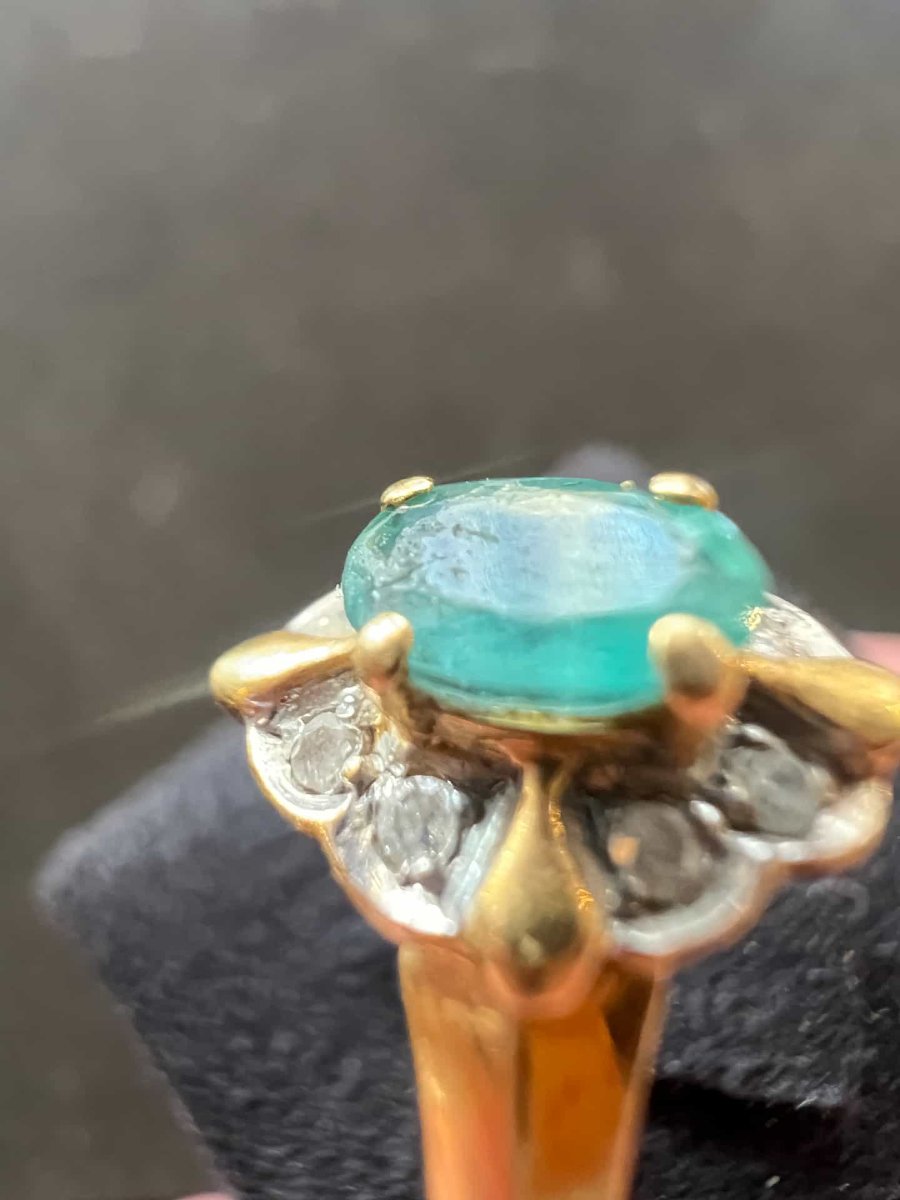 Bague Marguerite en or jaune 18 carats. Émeraude et diamants, taille 54, poids brut 2.6 grs-photo-4