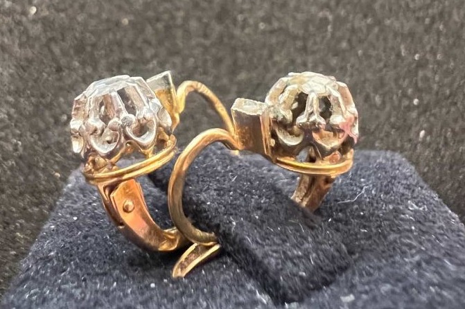 Pair Of 18-karat Gold Lever-back Earrings. Yellow Gold And White Gold, Gross Weight 2.2 G