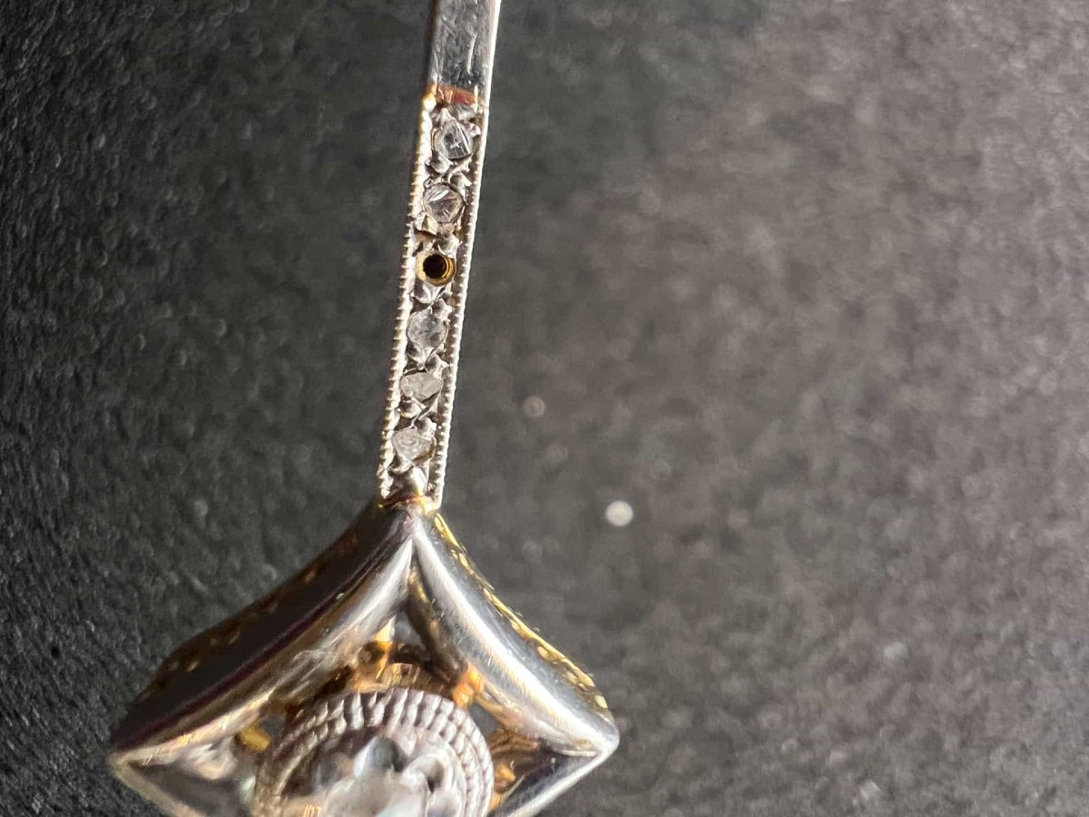 Broche ancienne en or blanc et jaune de 18 Carats avec diamant au centre et petits diamants-photo-1