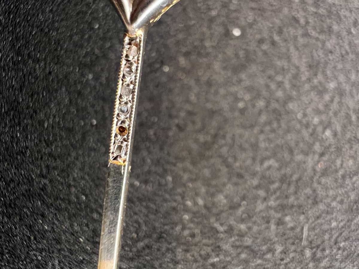 Broche ancienne en or blanc et jaune de 18 Carats avec diamant au centre et petits diamants-photo-2