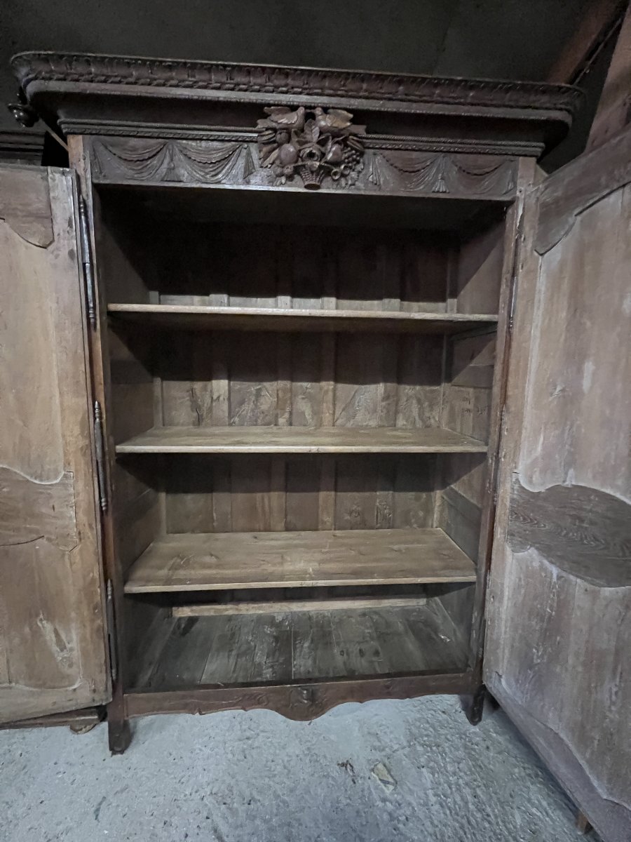 Armoire  de mariage en chêne. Chef-d’œuvre d’élégance et de tradition Normande du XIXe siècle-photo-4