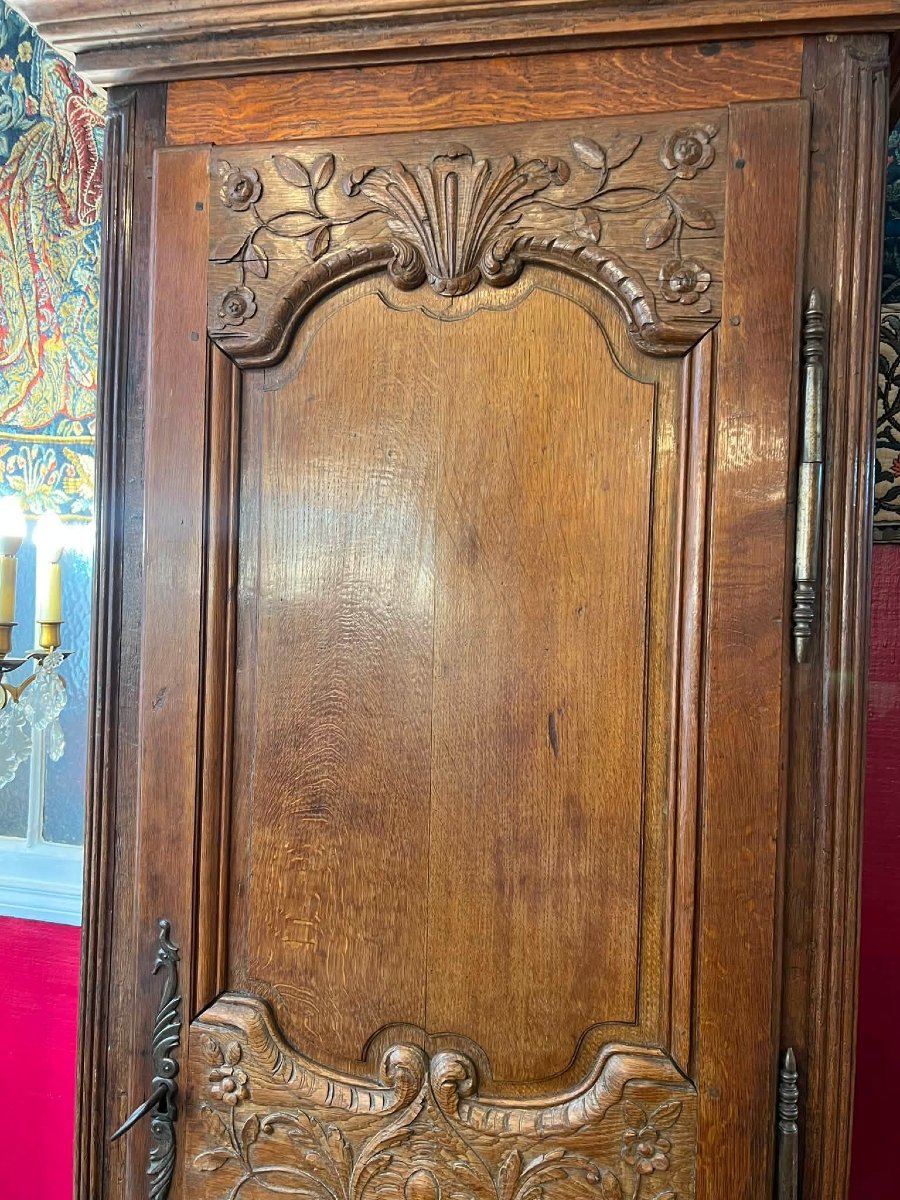 Bonnetière Normande en chêne sculpté du XIXe siècle, ouvrant à une porte, Hauteur 213 cm-photo-3